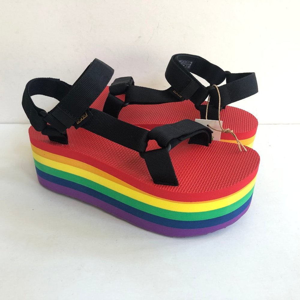 TEVA FLATFORM UNIVERSAL STRIPE RAINBOW PRIDE PLATFORM SANDALS
